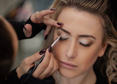 Applicazione trucco professionale presso Effetto donna a Giarre, Sicilia, IT.
