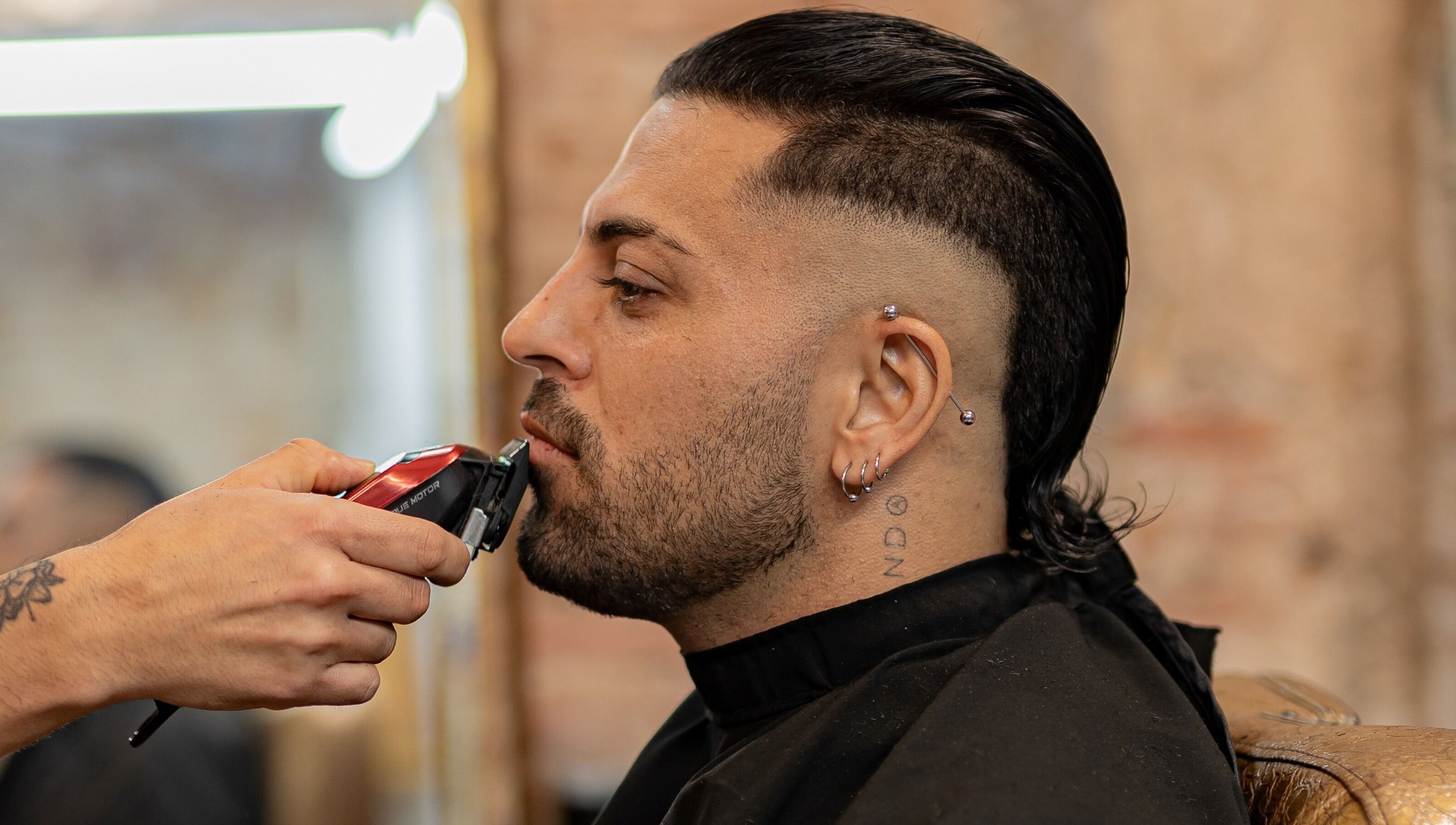 Corte de barba en Mr. Braz Steampunk Barbershop, Barcelona, Catalunya, ES.