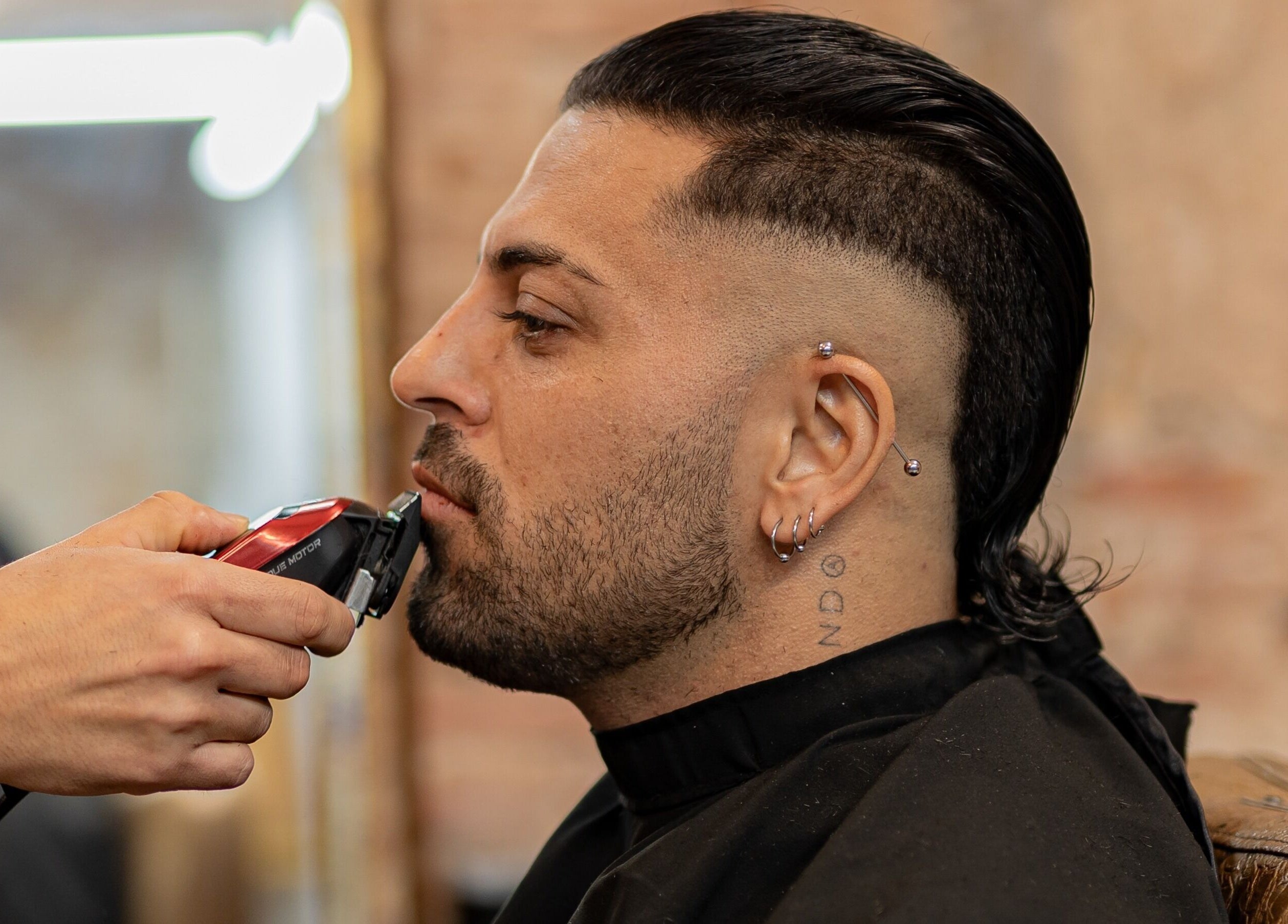Corte de barba en Mr. Braz Steampunk Barbershop, Barcelona, Catalunya, ES.