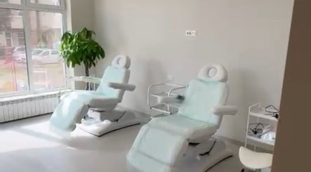 Sala tratamente la Podotherapy Iași, Valea Lupului, Județul Iași, RO cu fotolii confortabile și lumină naturală.