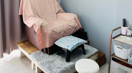 Comfortable seating at Melovely Beauty Salon in Jeffreys Bay, Eastern Cape, ZA, offering relaxing treatments.