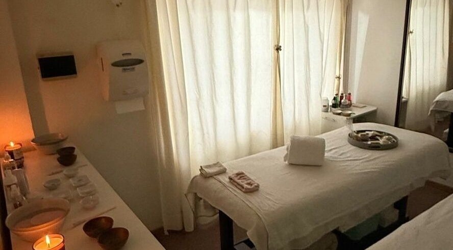 Sala de masaje acogedora en Maison Emeli | Estetica & Relax, Ushuaia, Tierra Del Fuego, AR.