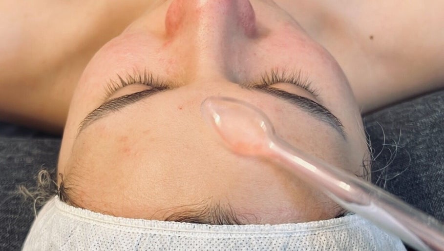 Facial treatment at Ñuma Care in Englewood, NJ showcasing upscale skincare techniques.