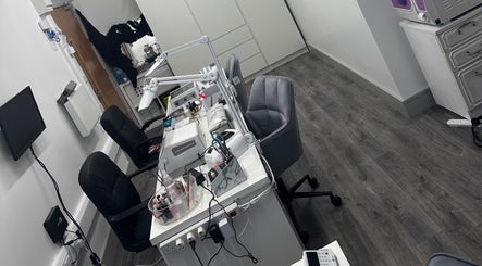 Элегантный маникюрный стол в Y19 Nail Studio, Лимерик, Лимерик, IE.