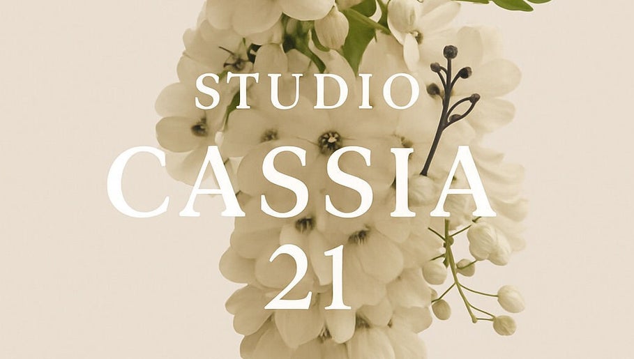 Elegant floral design at Studio Cassia 21 in Mansfield, England, GB.
