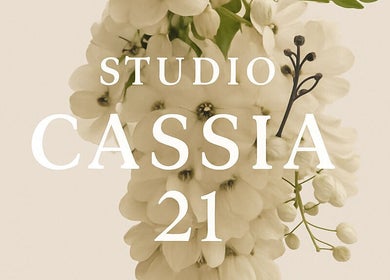 Elegant floral design at Studio Cassia 21 in Mansfield, England, GB.