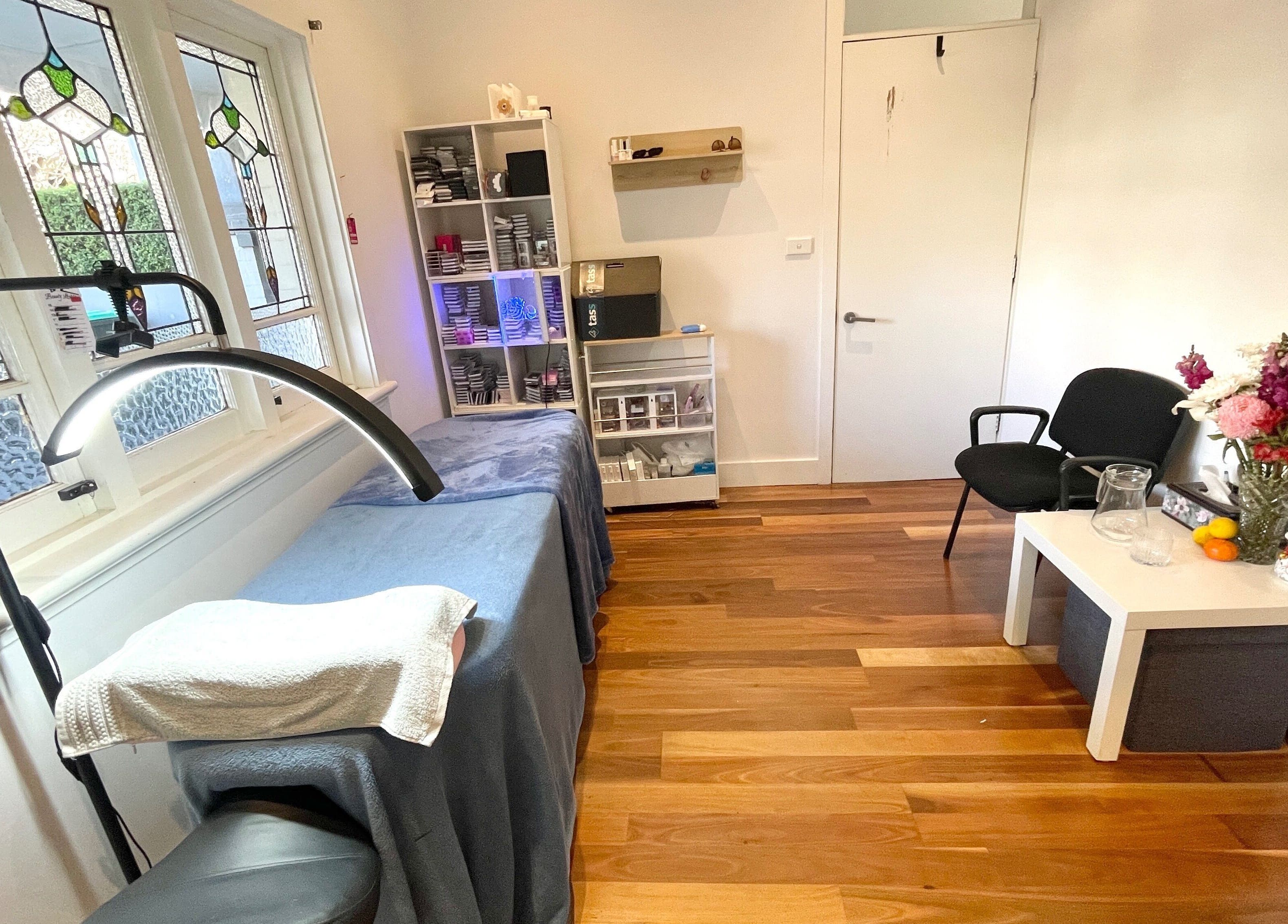 Peaceful treatment room at Honglylashes in Balmain, New South Wales, AU with comfortable setup and ambient lighting.