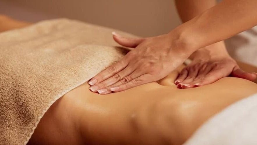 Massagem relaxante no Pietra Fernanda - Estética & Bem-estar, São Paulo, São Paulo, BR.