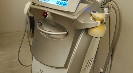 Advanced body sculpting machine at Beauty By Bev, Maputo, Maputo, MZ offering cutting-edge treatments.