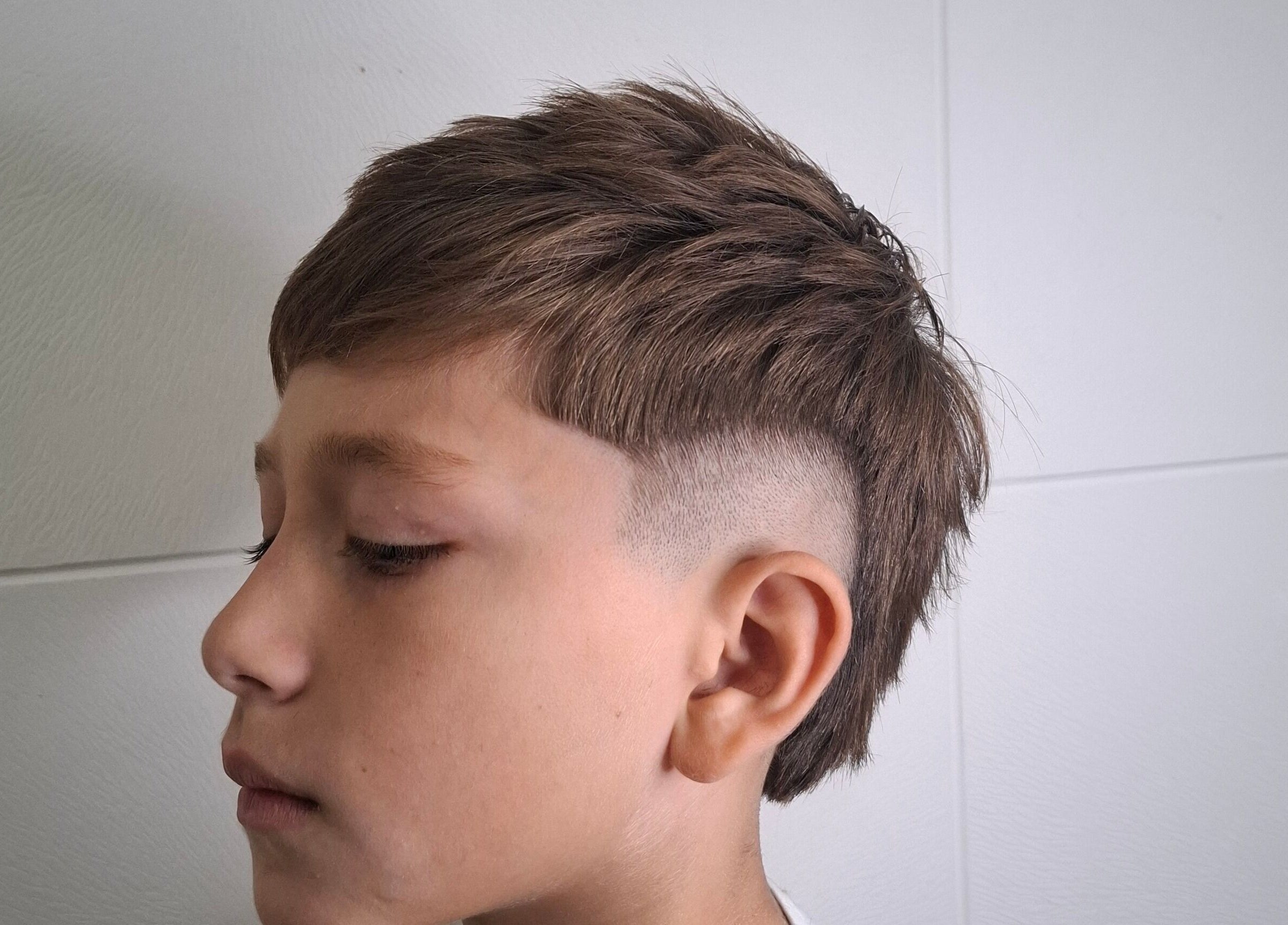 Corte de cabello moderno para niño en JCStudio, Rosario, Santa Fe, AR.