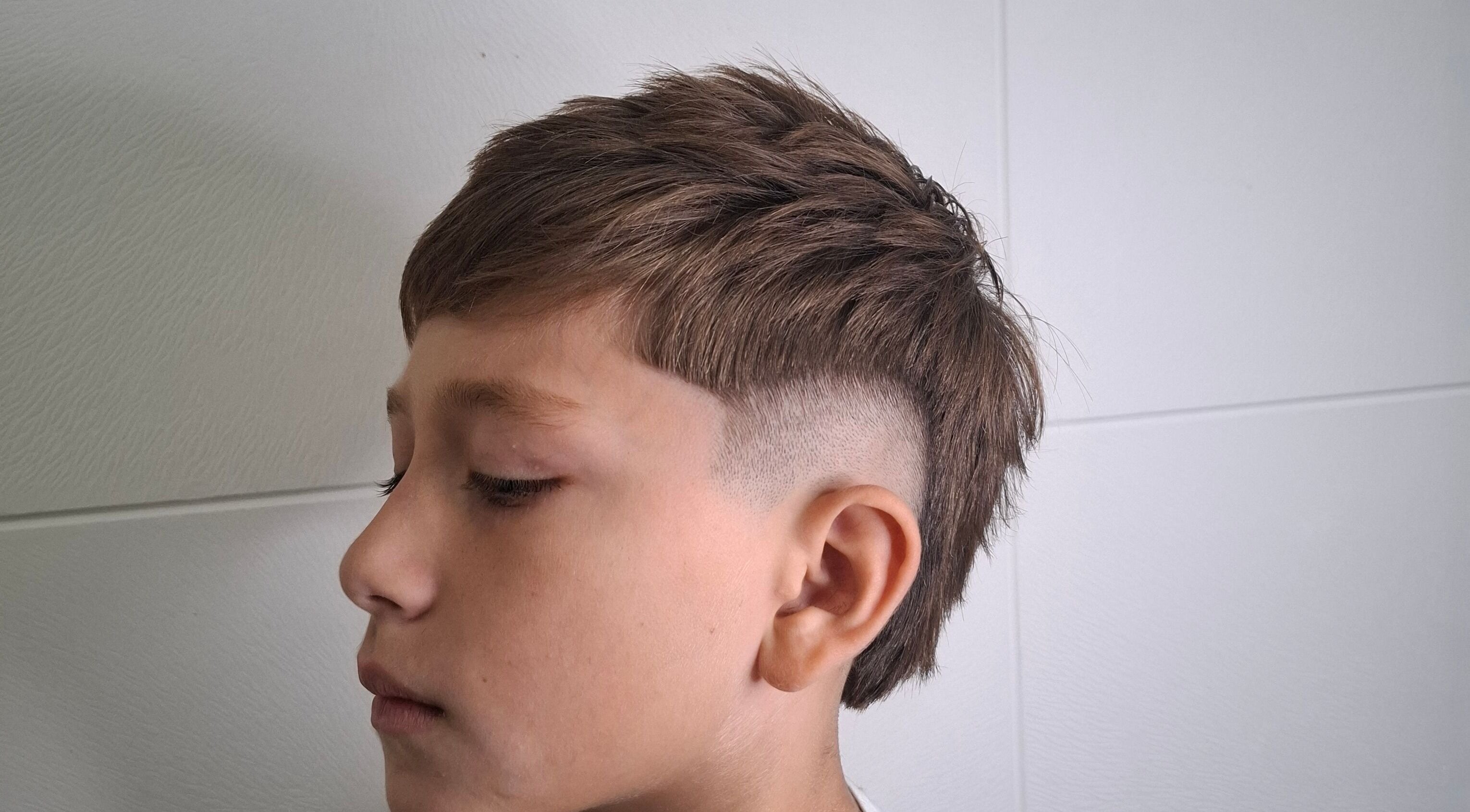 Corte de cabello moderno para niño en JCStudio, Rosario, Santa Fe, AR.