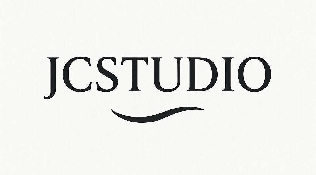 Logotipo de JCStudio, ubicada en Rosario, Santa Fe, AR, destacado en fondo blanco.