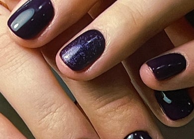 Stylish dark nails manicure at Tamara AOUN Nail Studio (ALPHA BUSINESS CENTER), Vernier, Genf, CH.