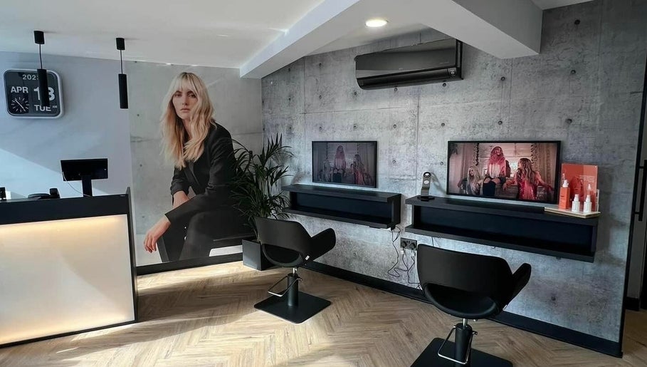 Bangs Salon Tutbury, bild 1