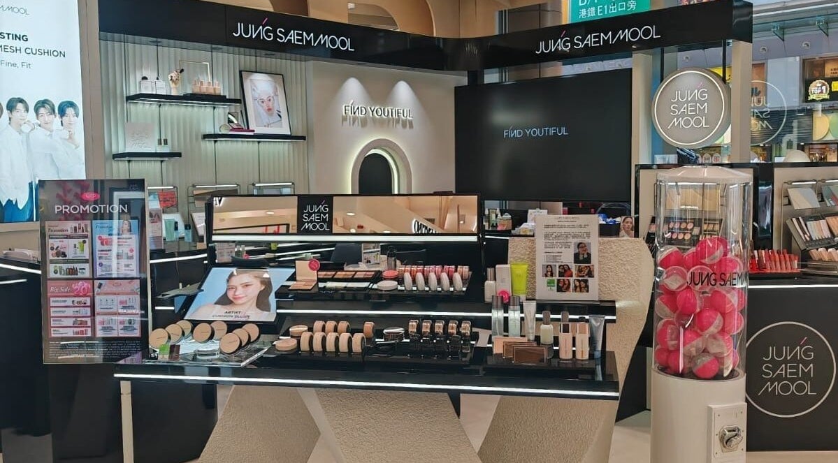 JUNG SAEM MOOL beauty display at Langham Place, Kowloon, Mong Kok, offering premium cosmetics in Kowloon, HK.