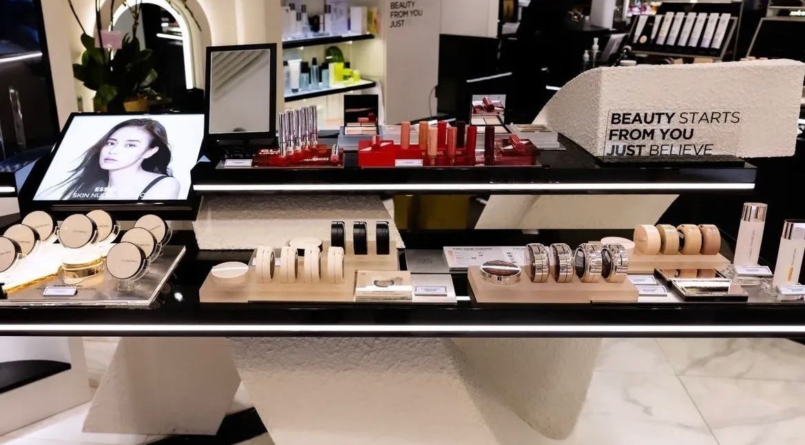 Elegant display of beauty products at JUNG SAEM MOOL beauty, Lane Crawford-Times Square, Hong Kong Island, HK.
