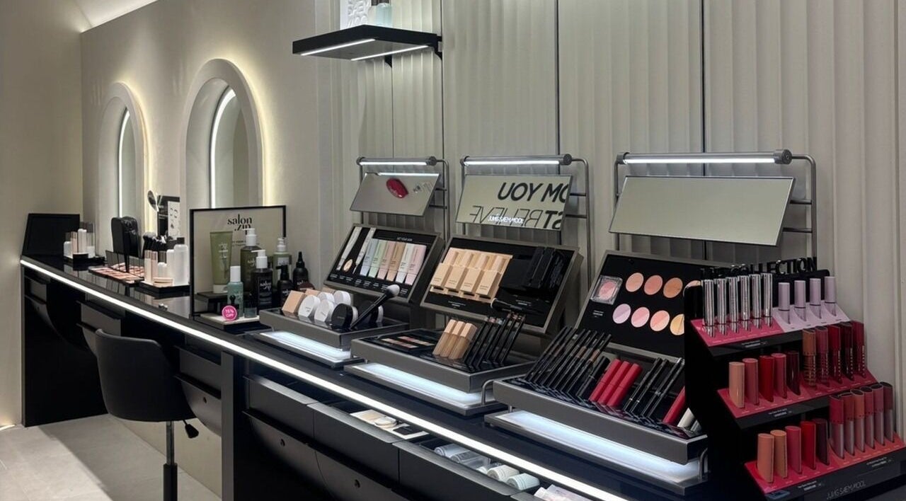 Elegant makeup counter at JungSaemMool beauty (SOGO Kai Tak), Kowloon, Hong Kong Island, HK.