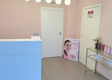 Recepción de Estética avanzada Alma en Los Belones, Región De Murcia, ES. Elegante y acogedor diseño interior.