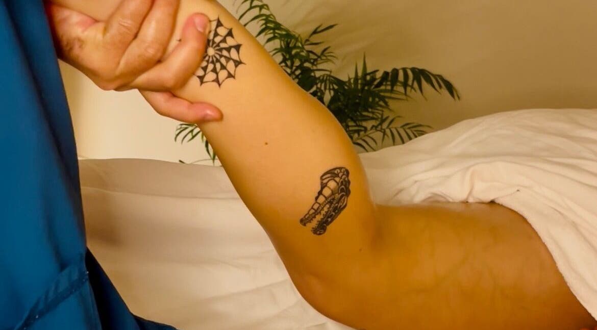 Massagem de braço no Cielo Zen-Quiromasaje Masaje & Terapias Holísticas em Barcelona, Catalunya, ES.