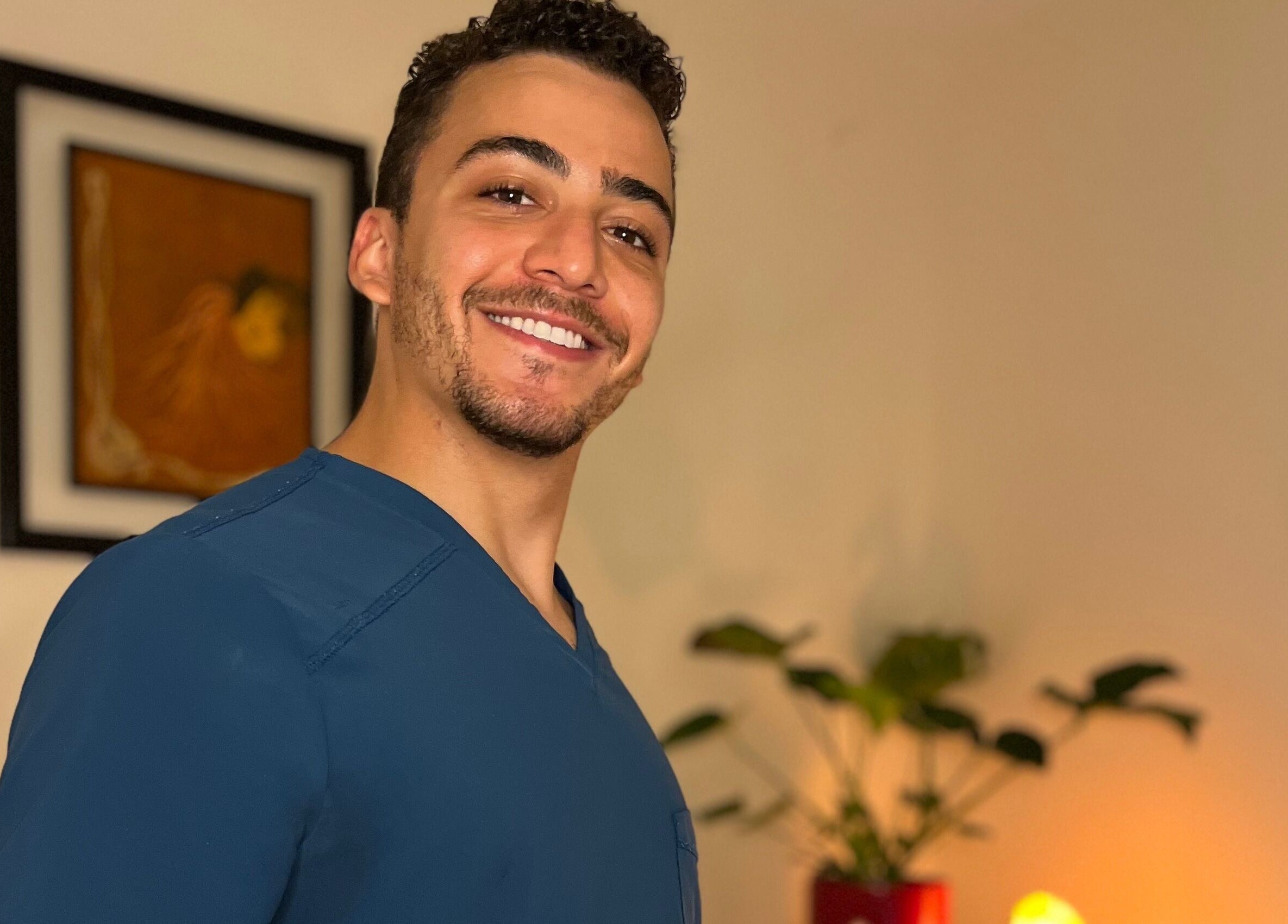 Terapeuta sorrindo no Cielo Zen-Quiromasaje Masaje & Terapias Holísticas em Barcelona, Catalunya, ES.