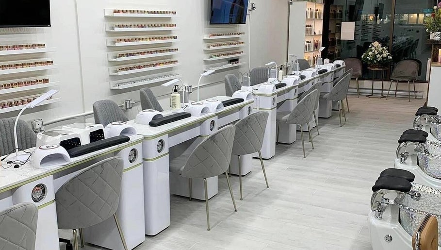 The Cedar Tree Nail Salon | River Heights 1paveikslėlis