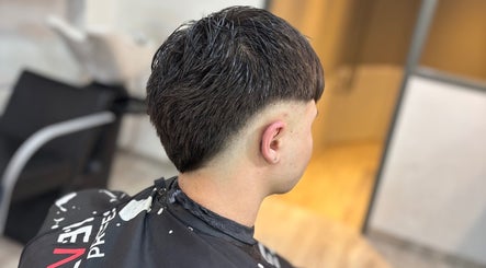 Corte de cabello moderno en alfabarber, Buenos Aires, Ciudad Autónoma De Buenos Aires, AR.