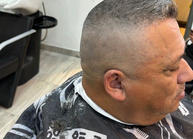 Corte de cabello moderno en alfabarber, Buenos Aires, Ciudad Autónoma De Buenos Aires, AR.