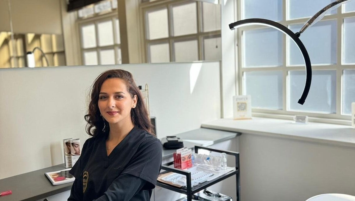 Professional at Vera Brows studio, Perth, Scotland, GB, exuding a warm and welcoming ambiance.