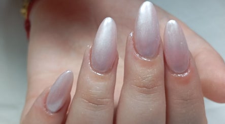 Manicura elegante en Angiebellnails Studio, Badalona, Cataluña, ES.
