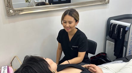 Professional aesthetic consultation at Rezai Aesthetics, London, England, GB. Experienced care for beauty needs.