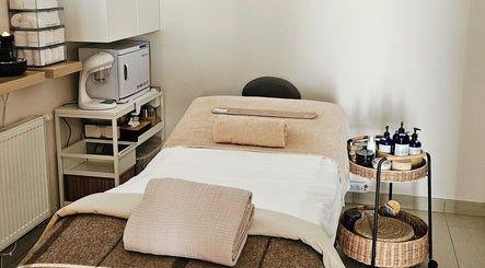 Lůžko pro terapii v ŠŤABAJZNA - přírodní organický kosmetický salon, Poděbrady, CZ.