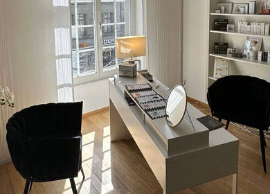 Madame Beauty Institut in Bern: stilvolle Einrichtung mit modernen Möbeln und natürlichem Licht in Bern, Bern, CH.
