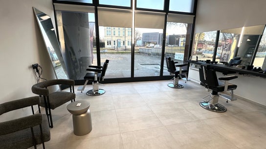 Andrea Manfredi Barber presso Avelino Barbershop