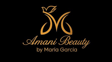 Logotipo de Amani Beauty by Maria Garcia, Tías, Canarias, ES, con un elegante diseño dorado.