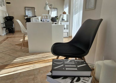 Модерен интериор в Lora Atanasova nails & beauty, София, Област София, BG