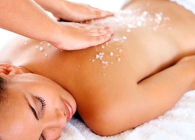 Tratamiento exfoliante en Cabina Laurana, Valladolid, Castilla Y León, ES. Experiencia rejuvenecedora.