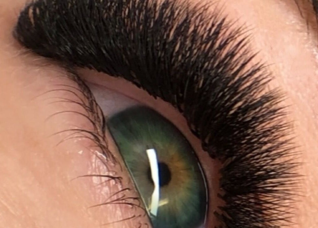 Close-up of well-groomed eyebrow at GlowHeadSpa in San Pawl Il-baħar, MT, highlighting fullness.