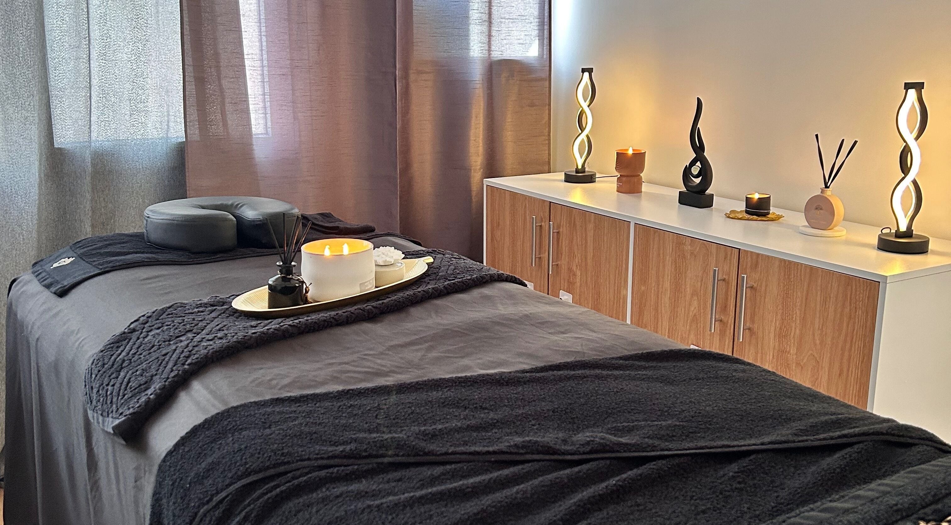 Salle de massage zen chez Rituels précieux, Saint-jean-de-maurienne, Auvergne-rhône-alpes, FR.