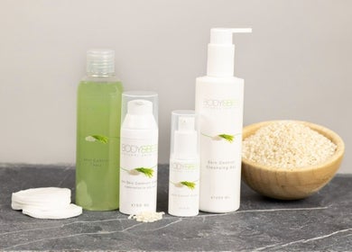 Natuurlijke verzorgingsproducten bij Puur ‘L by Lauren, Bornem, Vlaanderen, BE. Luxe wellness ervaring.