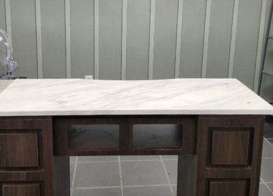 Elegant nail station at Iconic Nails Lounge in Vernon, British Columbia, CA with modern design and spacious layout.
