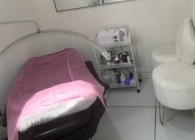 Beauty equipment at Belleza Glam Studio in South Gate, California, US, showcasing a modern treatment setup.