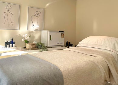 Tranquil treatment room at The Natural Skin Therapist, Christchurch, Hampshire, GB, showcasing a cozy ambiance.