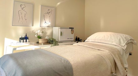 Tranquil treatment room at The Natural Skin Therapist, Christchurch, Hampshire, GB, showcasing a cozy ambiance.
