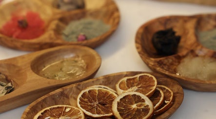 Ingrédients naturels au Touché Beauty & Spa à Casablanca, Casablanca-settat, MA, pour un soin luxueux.