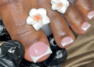 An elegant pedicure with floral design at Wellah Nails, Cap Malheureux, Rivière Du Rempart District, MU.