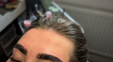 Perfectly groomed brows at Beautybyerika in Granard, County Longford, IE showcasing expert eyebrow styling.