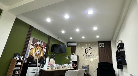 Sophisticated interior of Yisselnails_art in La Vega, La Vega, DO featuring stylish decor and ambient lighting.