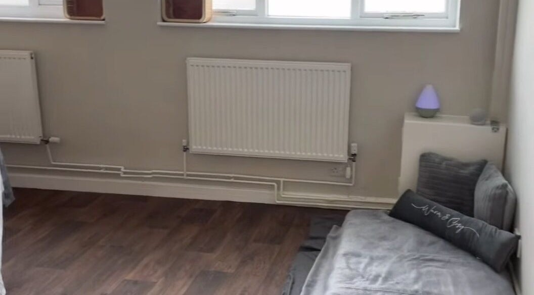 Healing with Winnie的温馨室内角落，位于Warrington, England, GB。