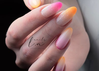 Magnifique nail art dégradé à Nail’s By L.A, Machecoul, Pays De La Loire, FR.