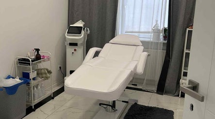 Gabinet zabiegowy w Beauty Code, Szczecin, Województwo Zachodniopomorskie, PL, z nowoczesnym sprzętem.